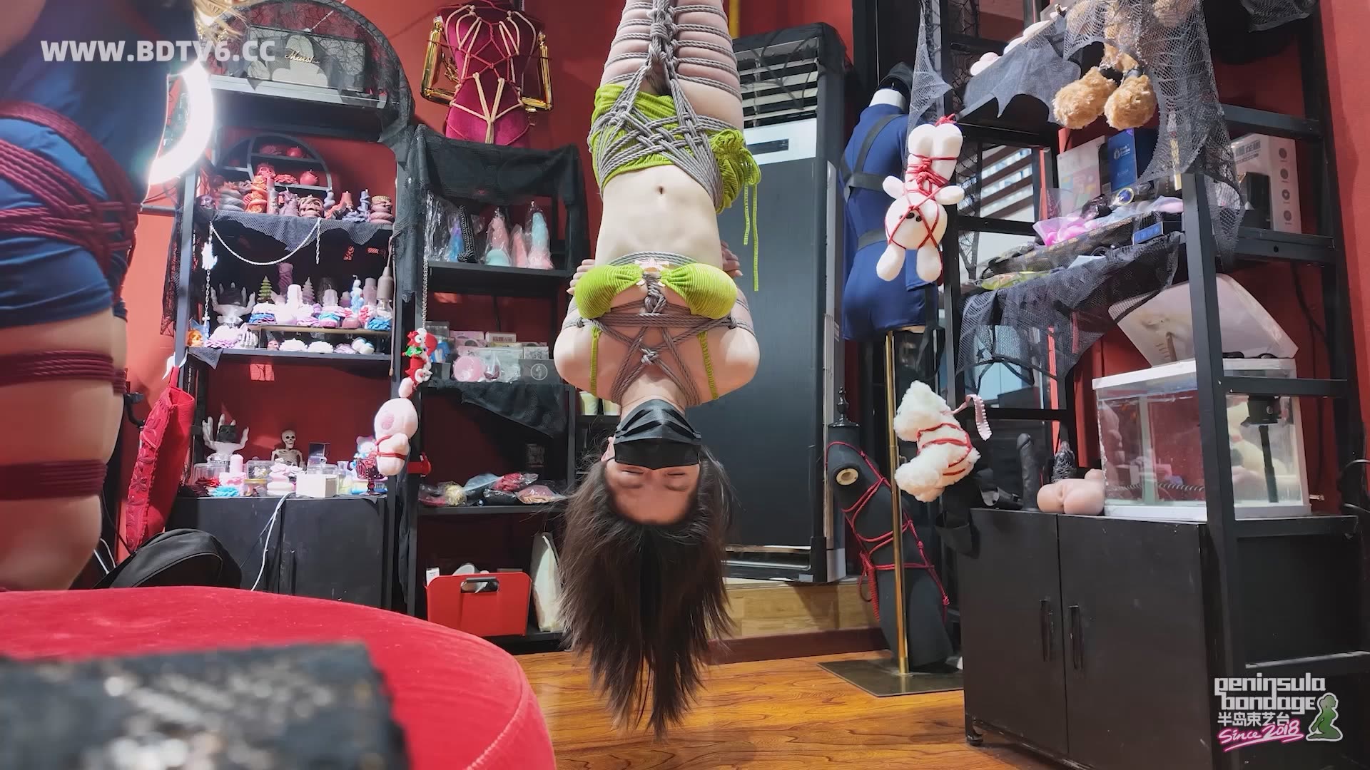 YT2837 情趣店里的情趣挂件/index.m3u8_20250620_022241.190.jpg