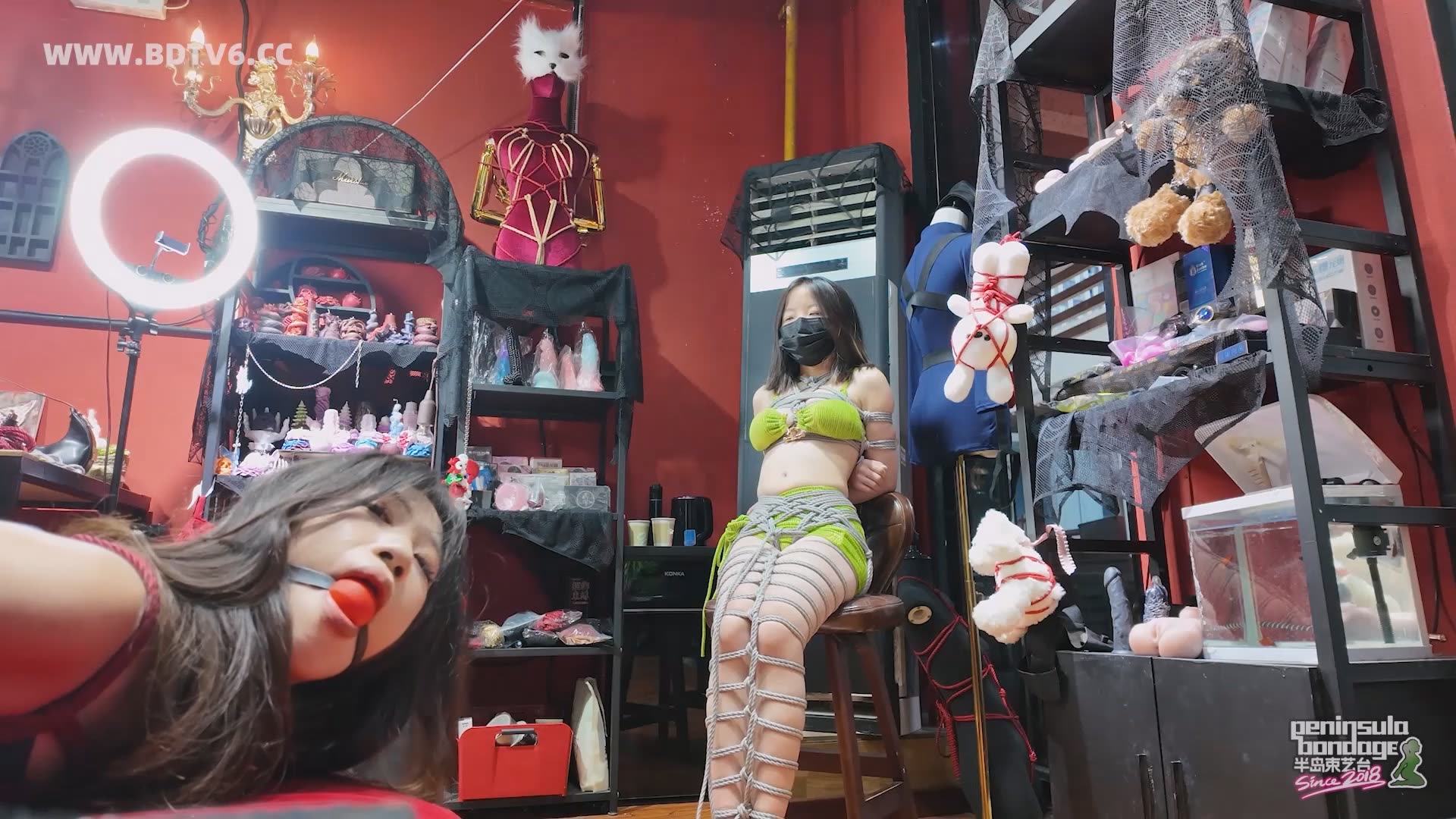 YT2837 情趣店里的情趣挂件/index.m3u8_20250620_022309.449.jpg