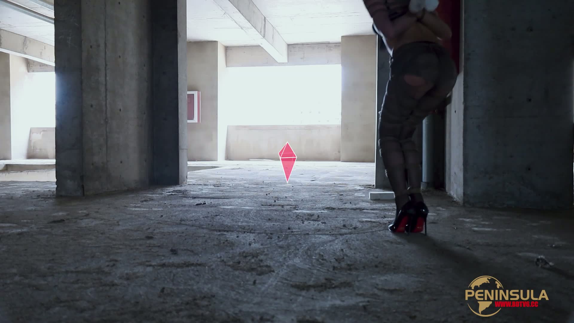 YT2852 政策性定拍:危险游戏/index.m3u8_20250624_125412.403.jpg