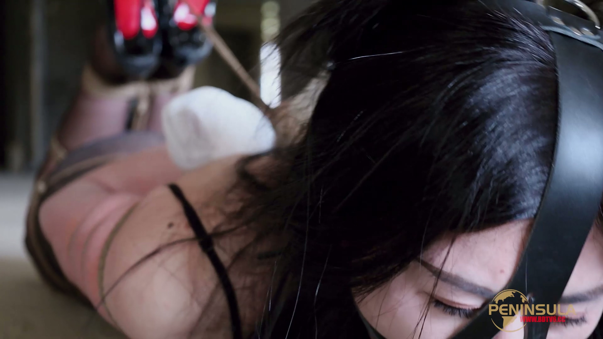 YT2852 政策性定拍:危险游戏/index.m3u8_20250624_125423.263.jpg