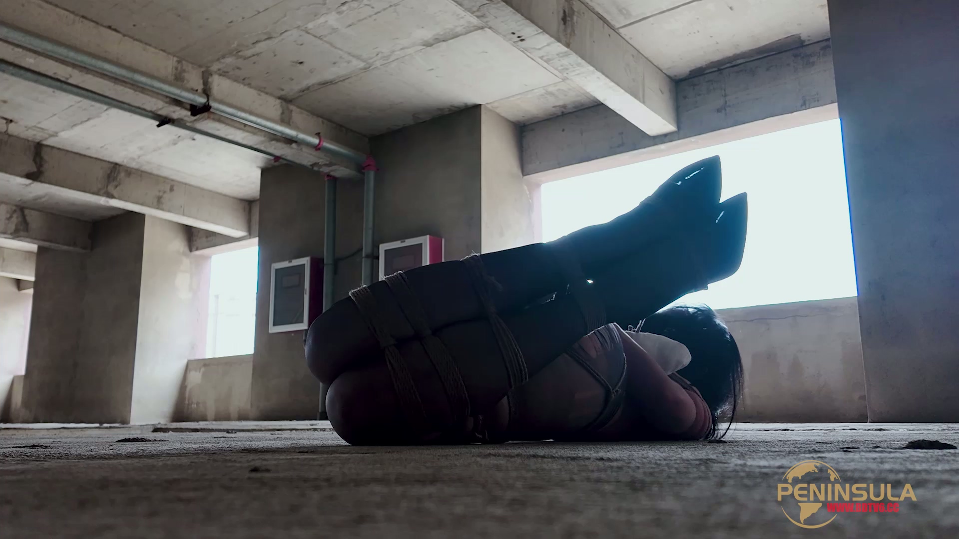 YT2852 政策性定拍:危险游戏/index.m3u8_20250624_125429.863.jpg