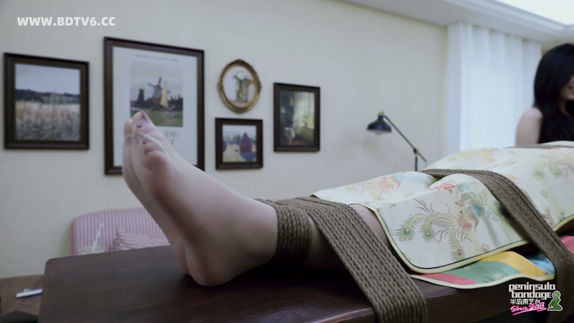 YT2870 美国定拍:长凳上的小舞娘/index.m3u8_20250705_013218.527.jpg