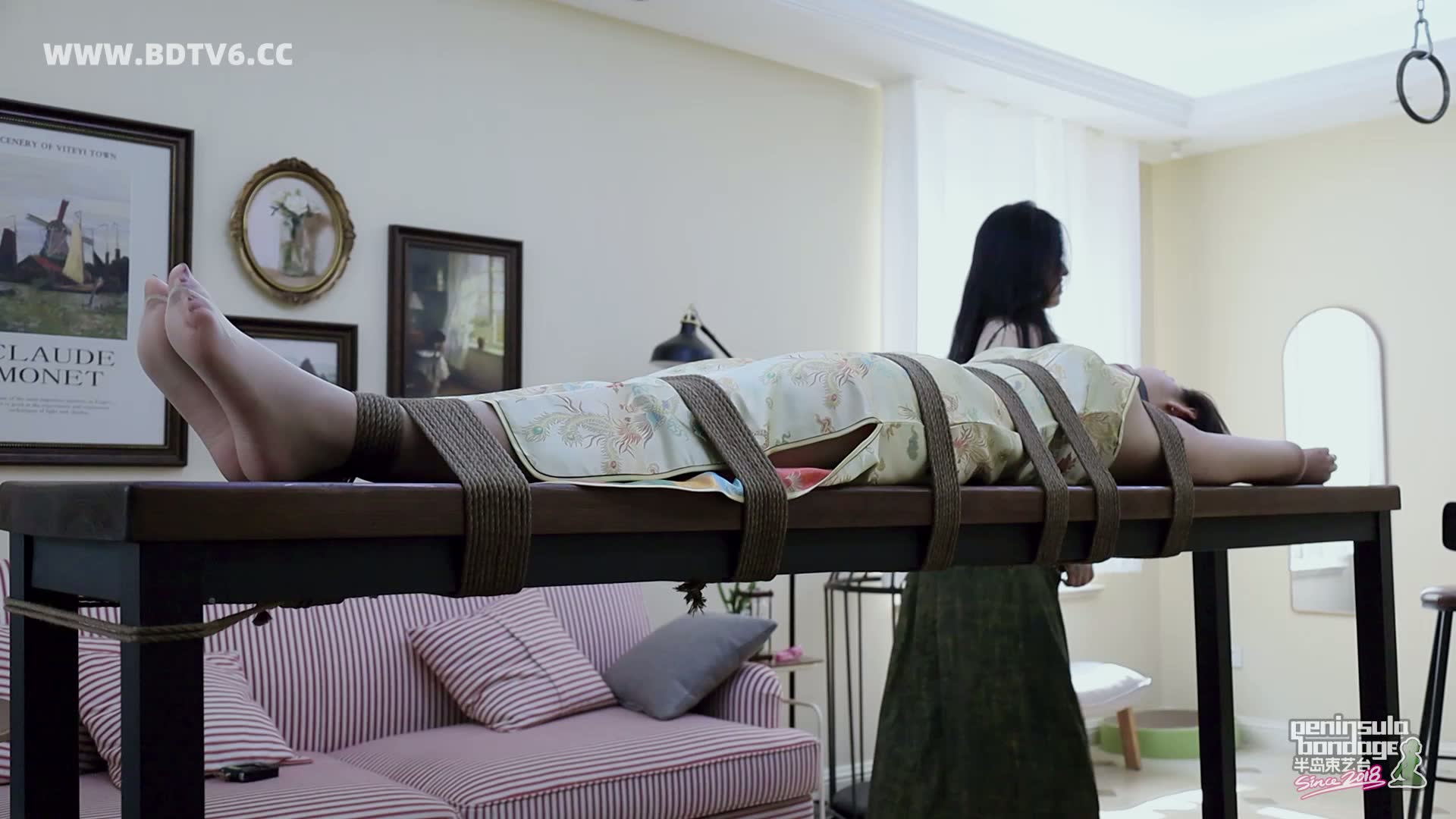 YT2870 美国定拍:长凳上的小舞娘/index.m3u8_20250705_013308.238.jpg