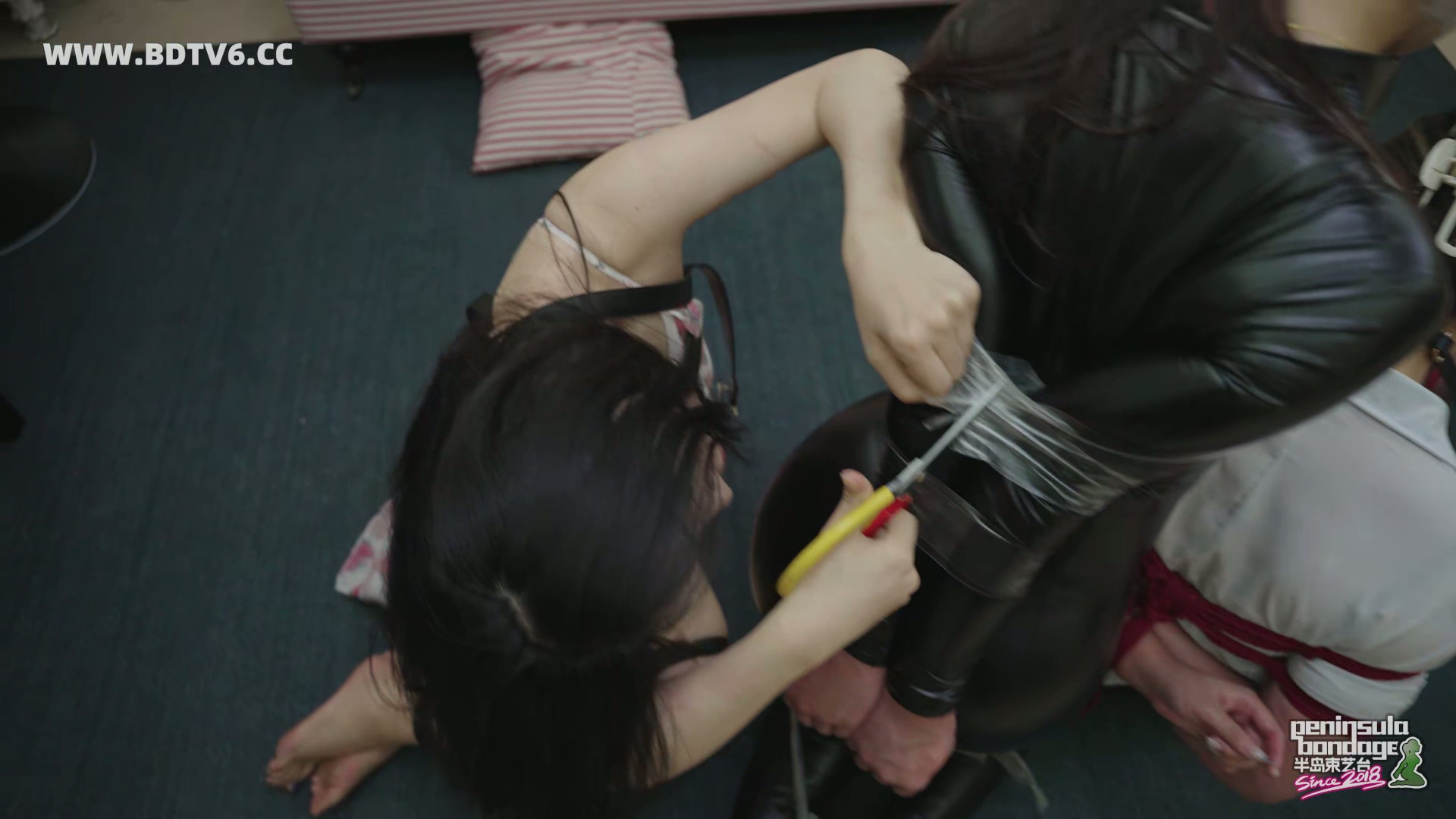 YT2949 鱿鱼游戏之木头人一二三/index.m3u8_20250920_173211.513.jpg