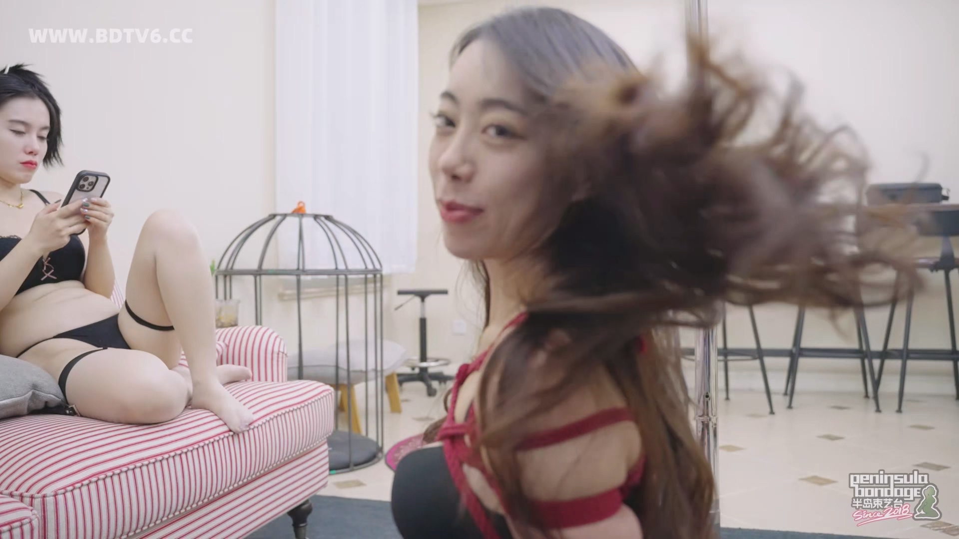 YT2955 两个同龄人/index.m3u8_20250925_232552.724.jpg