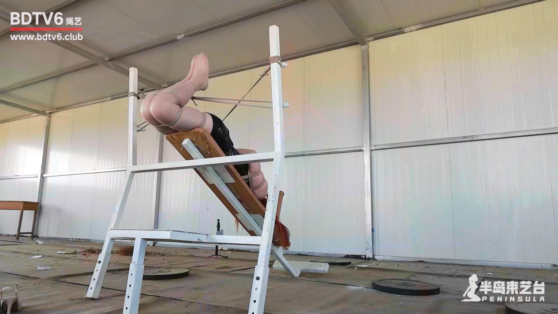 YT1046 台里穷得又去废弃健身房了/index.m3u8_20210504_002043.335.jpg