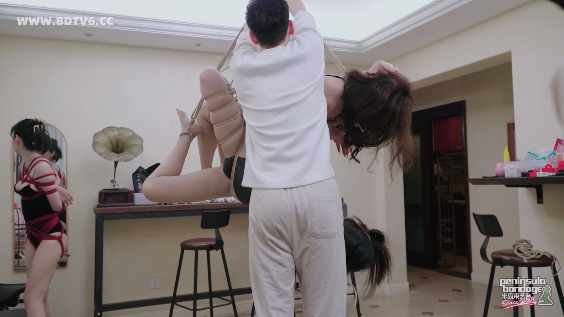 YT2969 三体吊/index.m3u8_20251009_004944.868.jpg