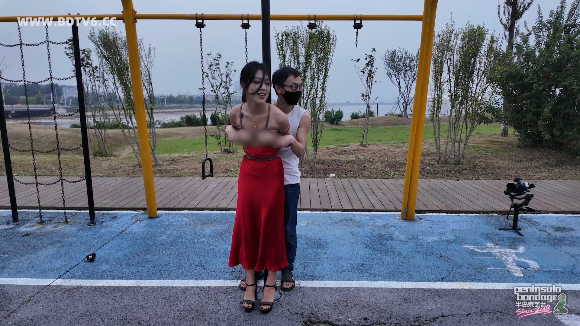 YT2962 海边公园一抹红/index.m3u8_20250929_230043.573.jpg