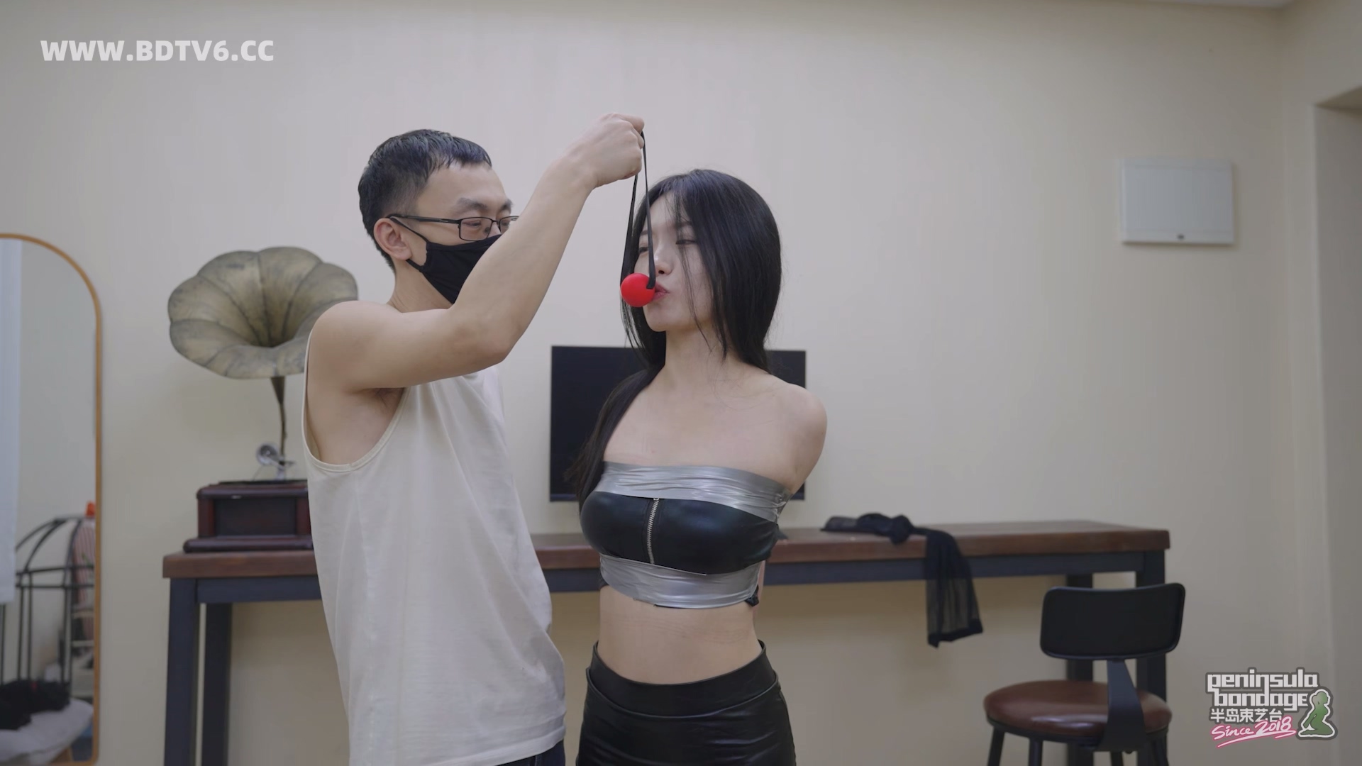 YT2982 加利福尼亚州定拍:00后被整顿职场 上/index.m3u8_20251018_025309.430.jpg