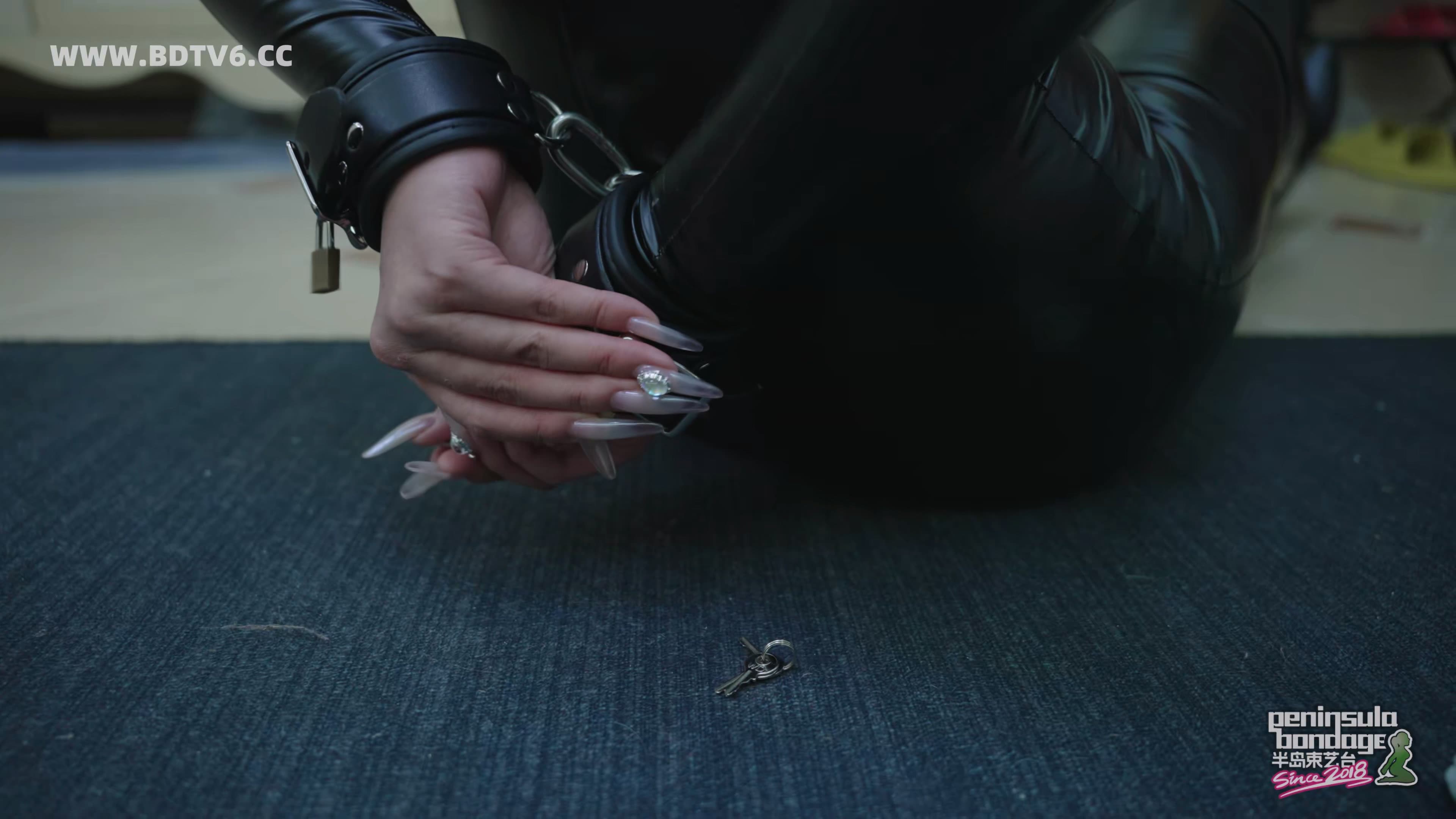 YT2990 一种万无一失的手铐自缚方案/index.m3u8_20251023_072347.261.jpg