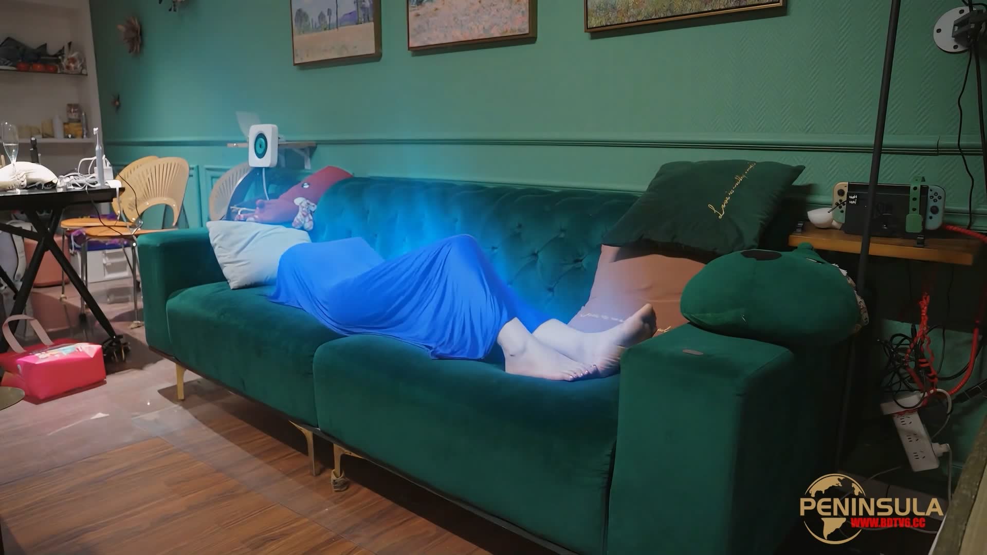 YT3018 开局一头鲸/index.m3u8_20251121_035255.591.jpg