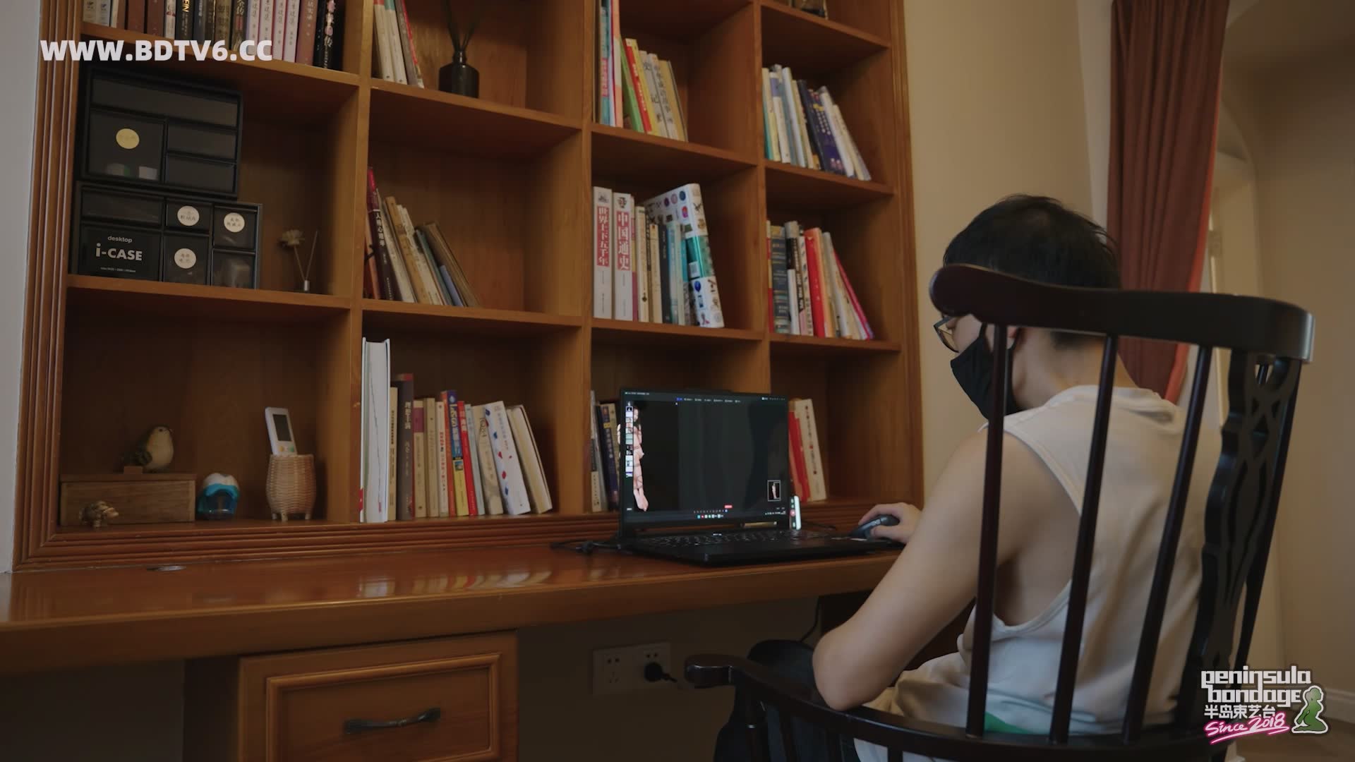 YT3019 硬盘里的女友/index.m3u8_20251123_234055.166.jpg