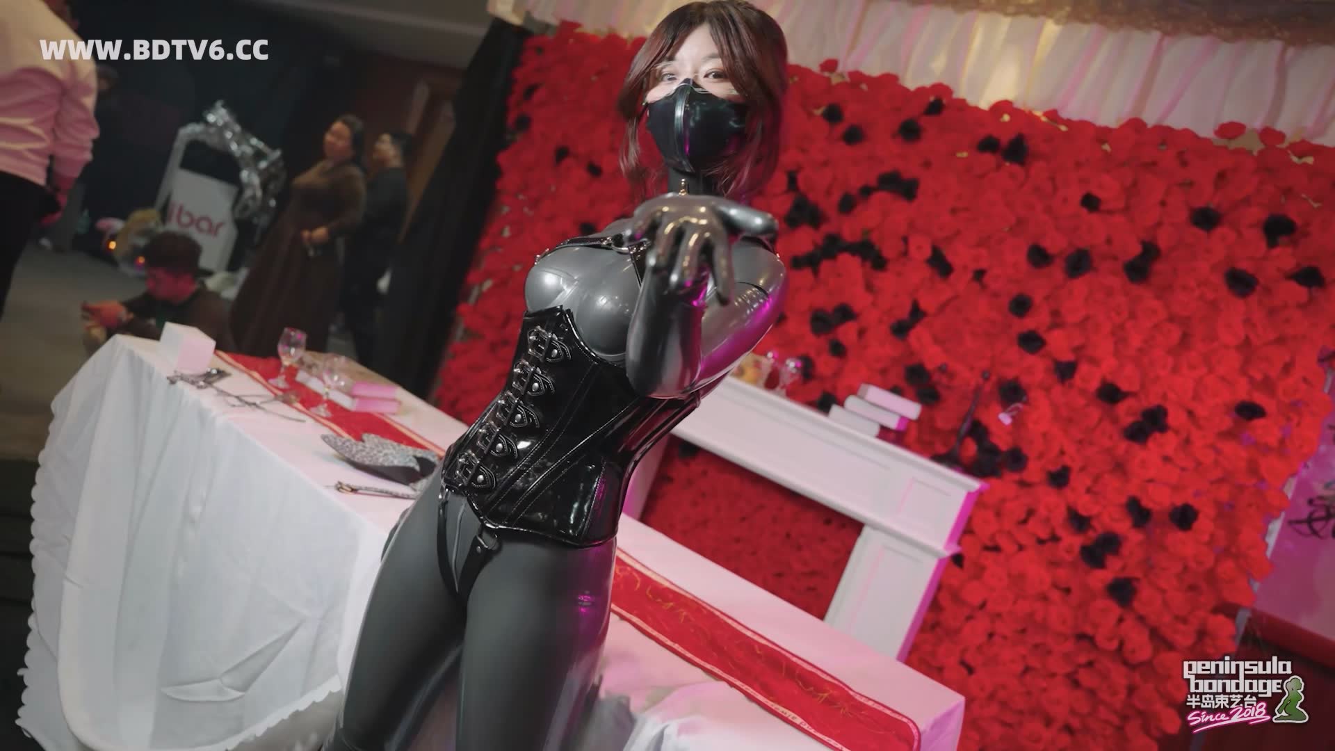 YT3034 ★感官于市:胶/index.m3u8_20251208_024328.416.jpg