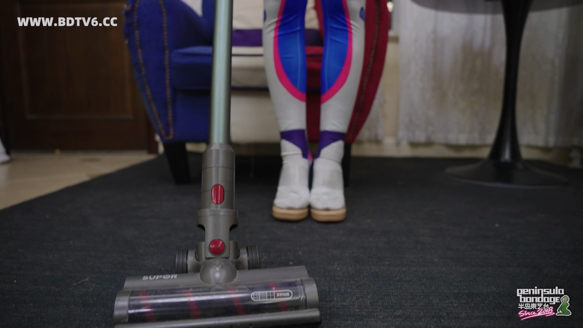 YT3046 多功能AI机器人管家