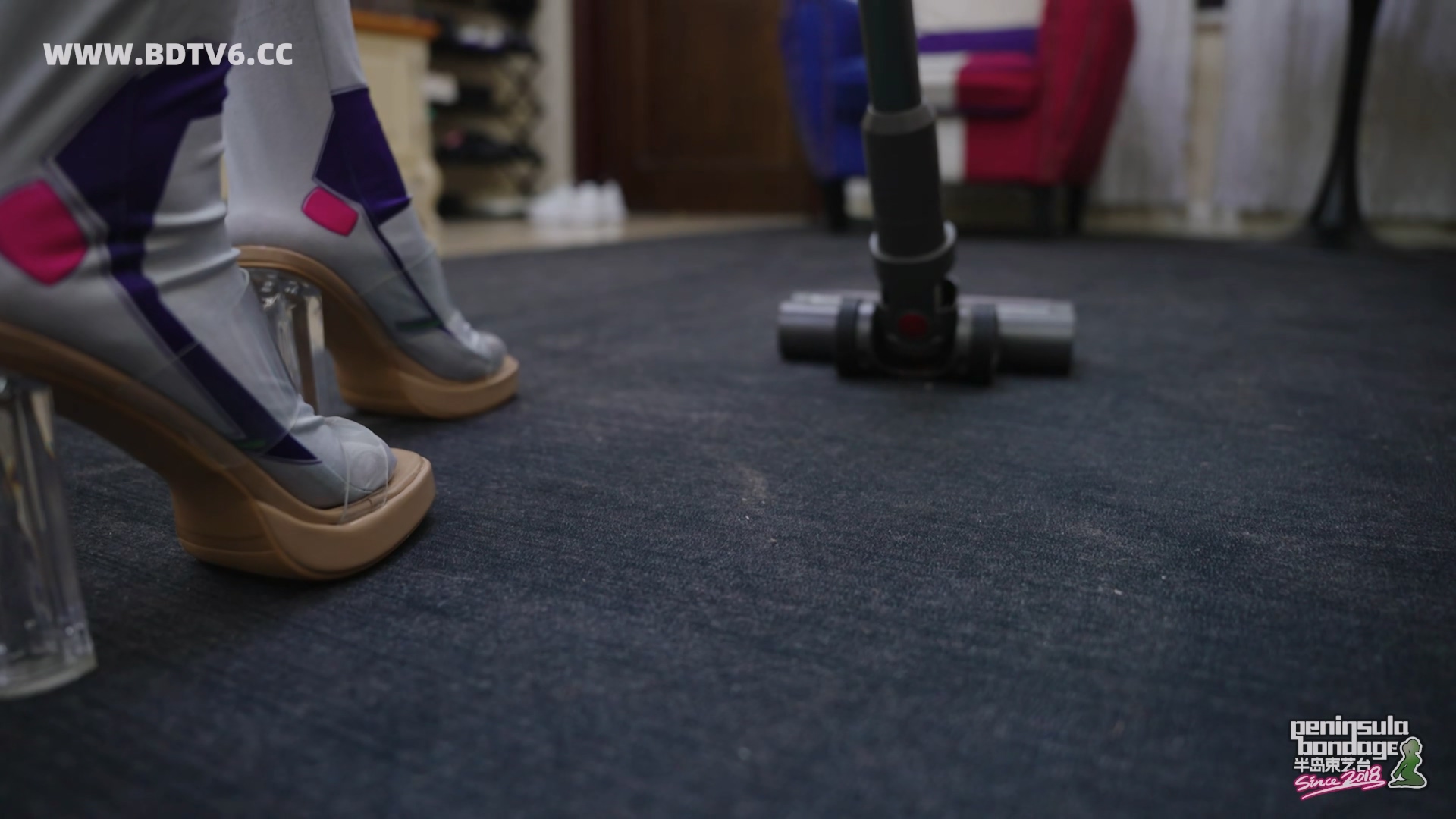 YT3046 多功能AI机器人管家/index.m3u8_20251222_005315.595.jpg