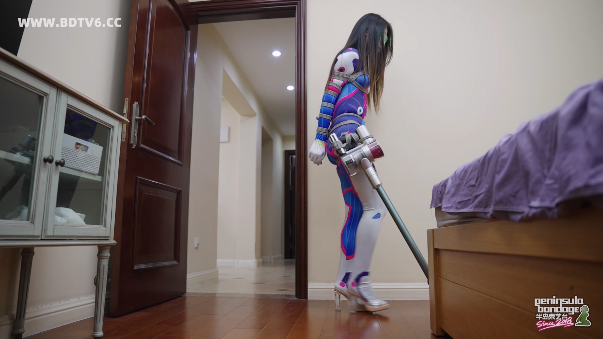 YT3046 多功能AI机器人管家/index.m3u8_20251222_005328.252.jpg