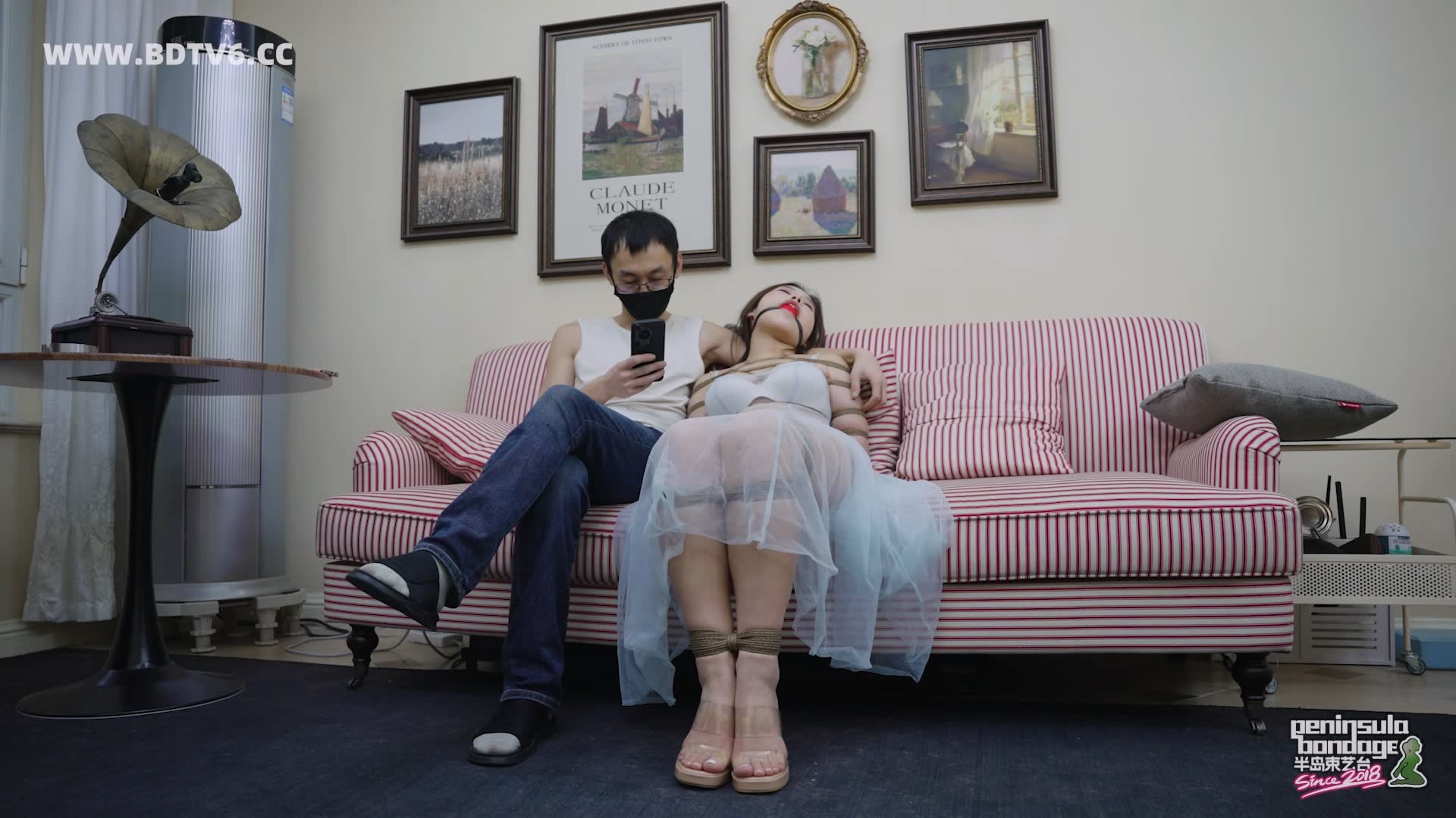 YT3072 皇帝的新裙/index.m3u8_20260119_001732.775.jpg