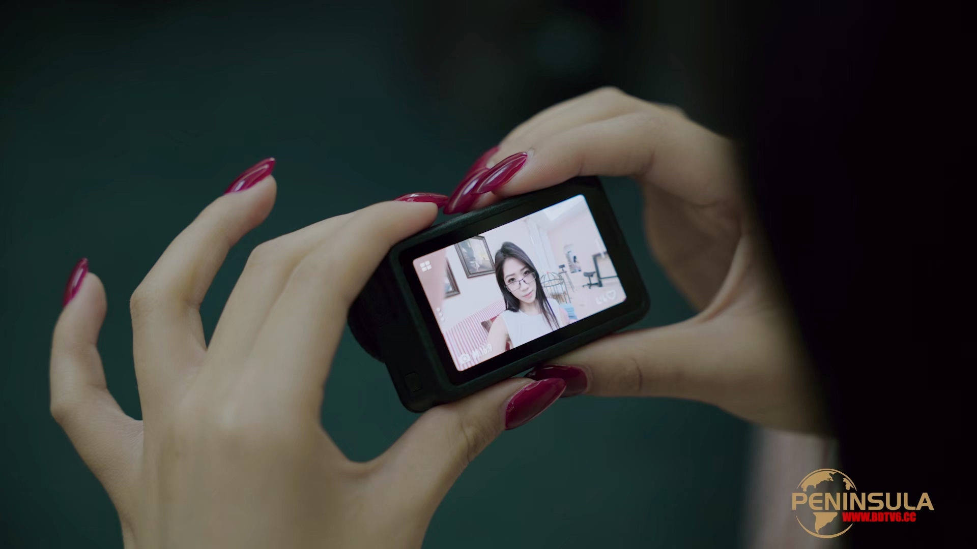 YT3119 身份置换相机.mp4_20260310_022616.813.jpg