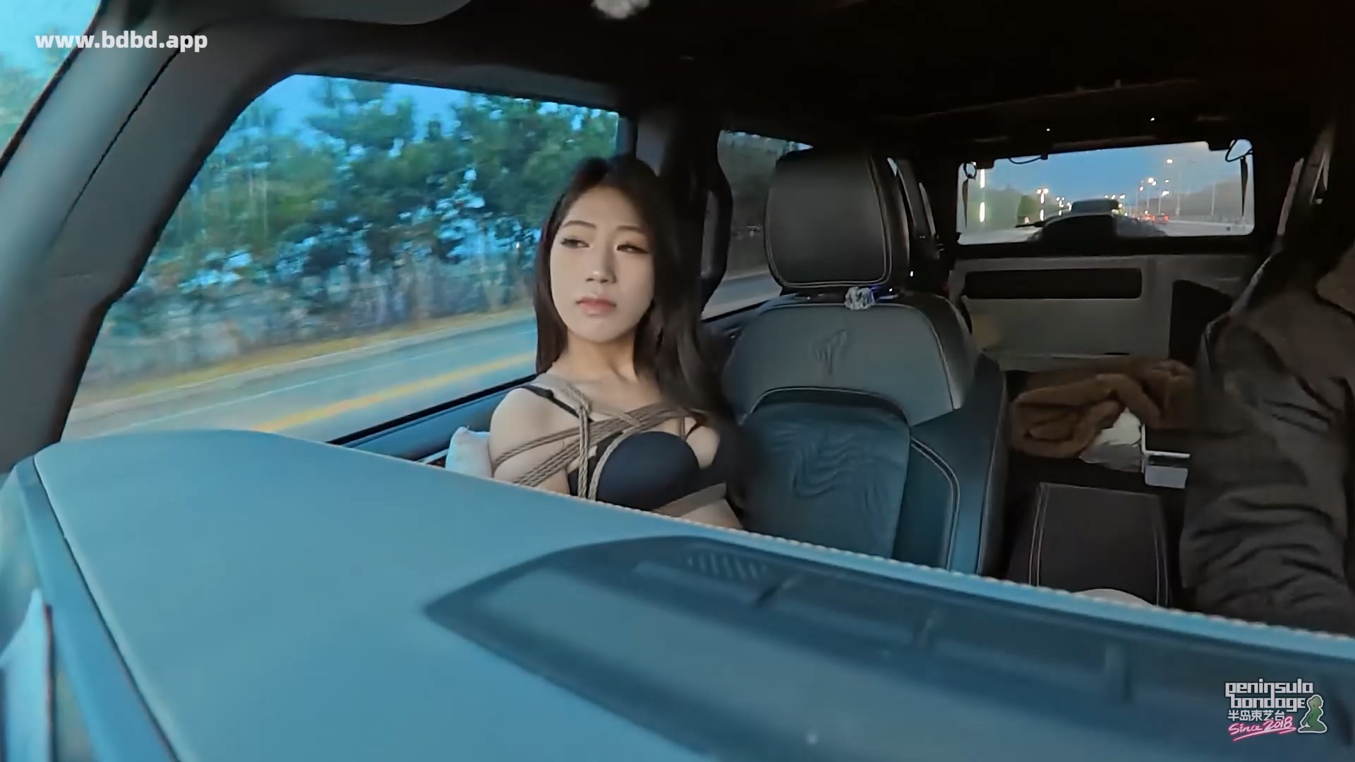 YT3155 半岛小姐姐都是这么下班的.mp4_20260415_001156.840.jpg